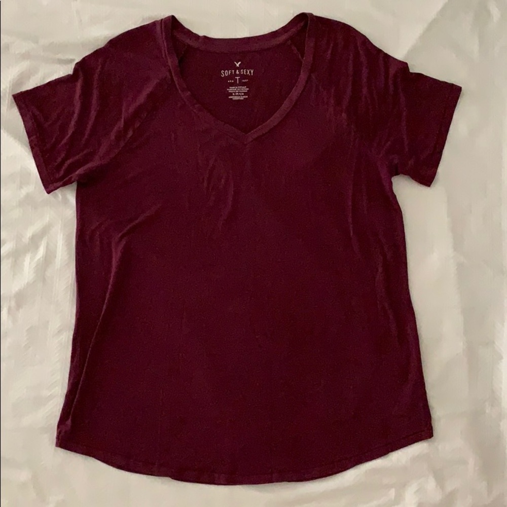 American Eagle v-neck t-shirt